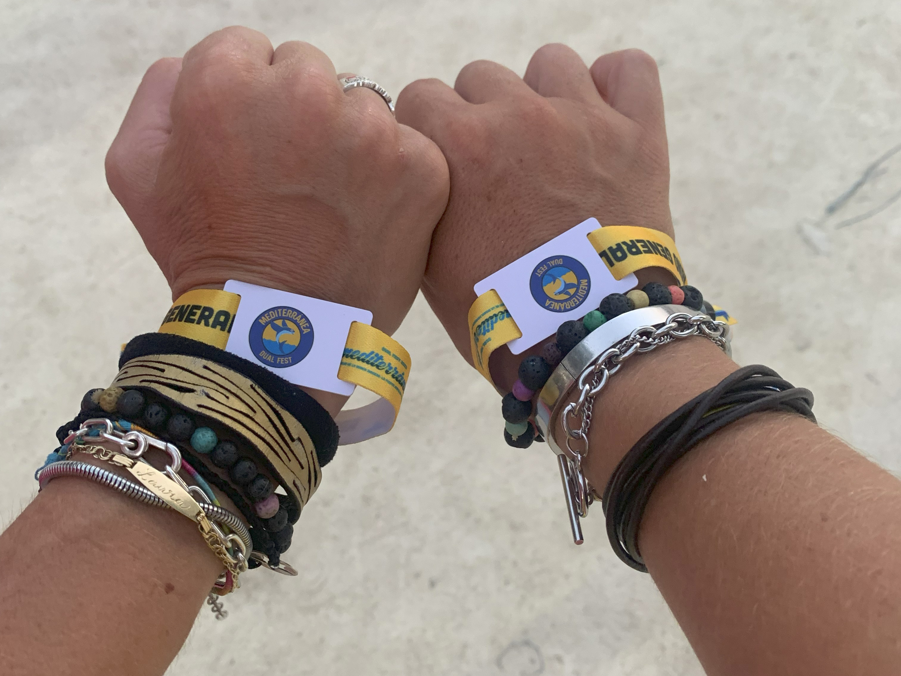 “Apadrina unas cervezas”